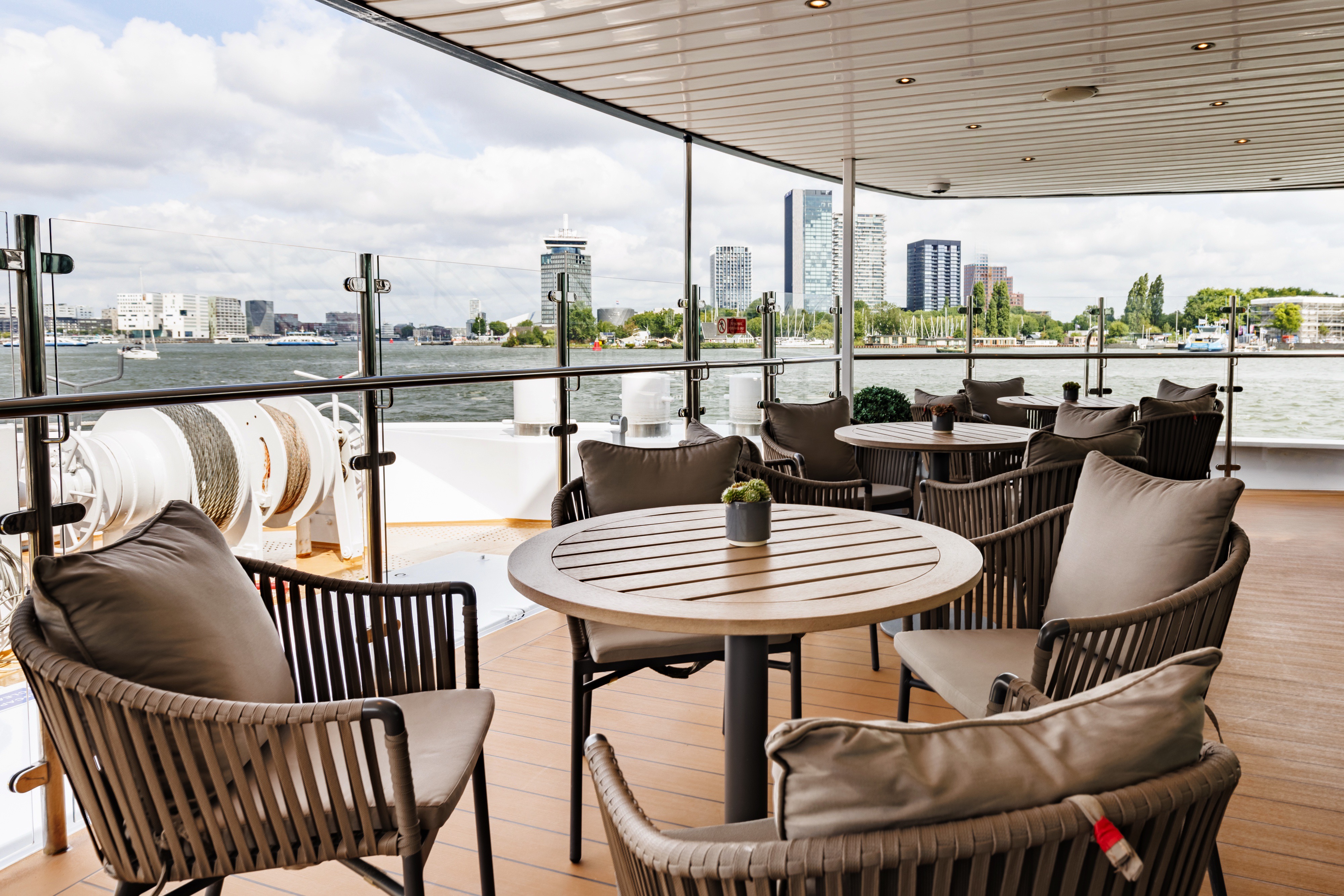Avalon Panorama - Observation Lounge